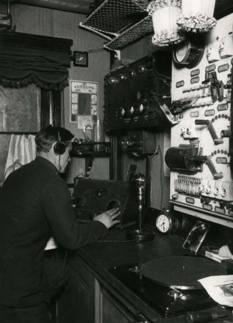 Советский поезд-экспресс класса люкс Москва -Тбилиси, 1935 год Советский поезд-экспресс класса люкс Москва -Тбилиси, 1935 год