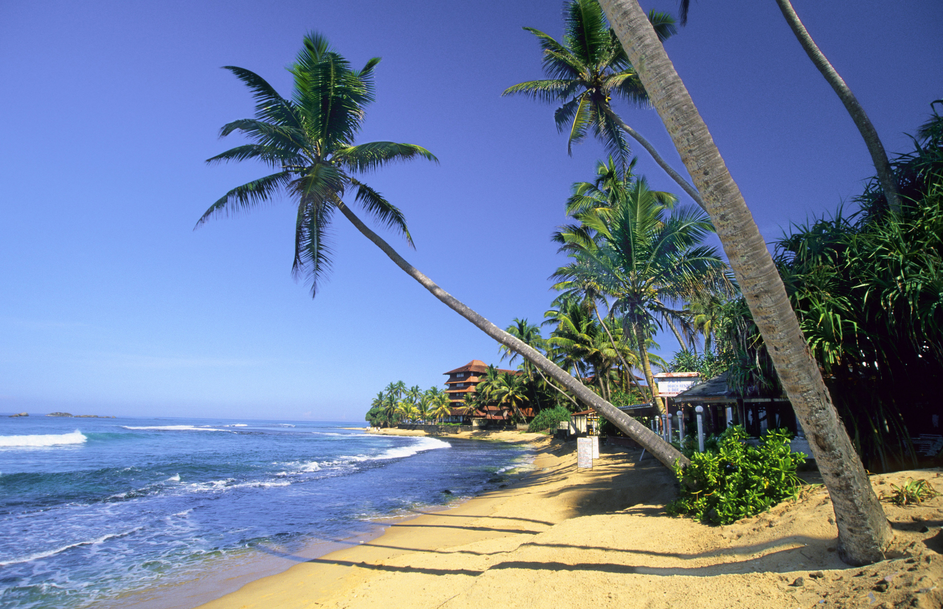 The beach шри ланка. Диквелла Шри Ланка. Шри-Ланка (остров) Диквелла. Диквелла Бич. Диквелла пляж.