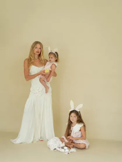 Дженнифер Лопес, Светлана Бондарчук, Рози Хантингтон-Уайтли, Кристина Орбакайте, Наталья Михалкова отметили католическую Пасху и Вербное воскресенье Кристины, Бондарчук, Блейк, Крутая, сыном, сыномФото, Сидоркина, КардашьянФото, Кардашьян, Кендалл, Кайли, КардашьянВита, Дженнер, детьмиФото, детьмиВита, дочерьюКлаудия, ШифферАлександра, ХантингтонУайтлиКортни, апреля, ХантингтонУайтли