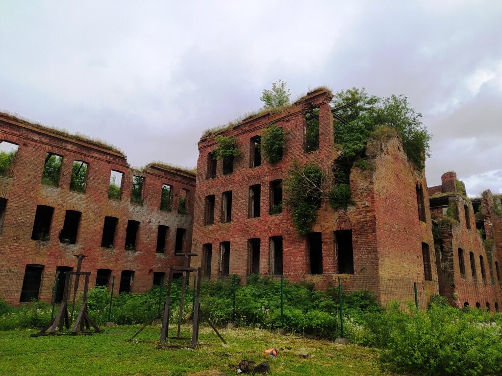 Руины Надзирательского корпуса 1911 года
