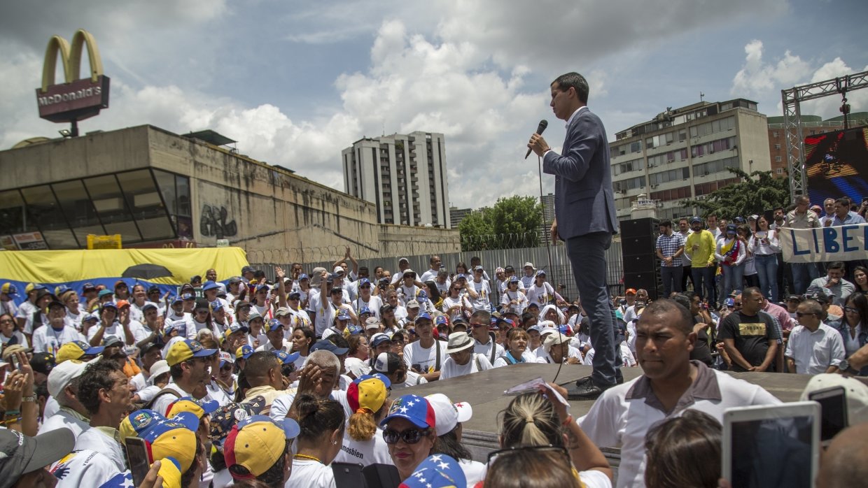 Оппозиция Венесуэлы захватила посольство республики в США