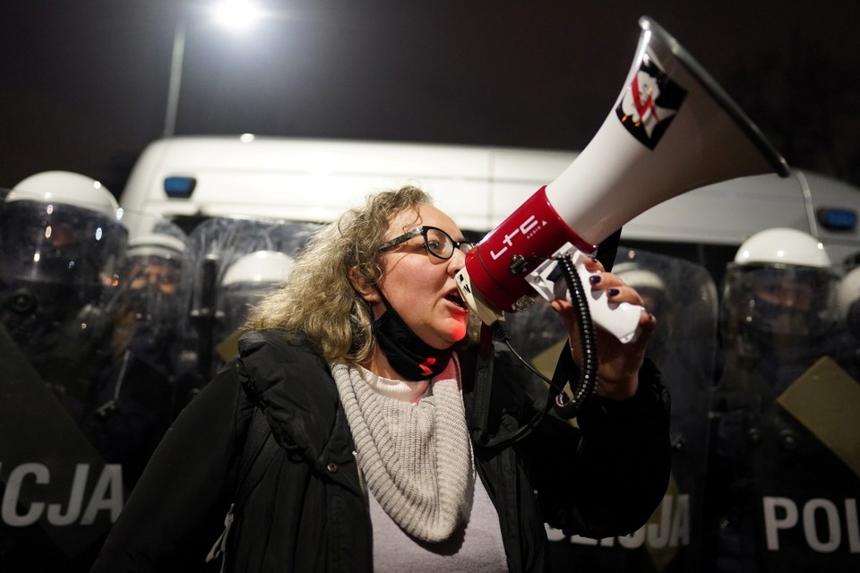 Закон о запрете абортов спровоцировал в Польше многотысячные митинги