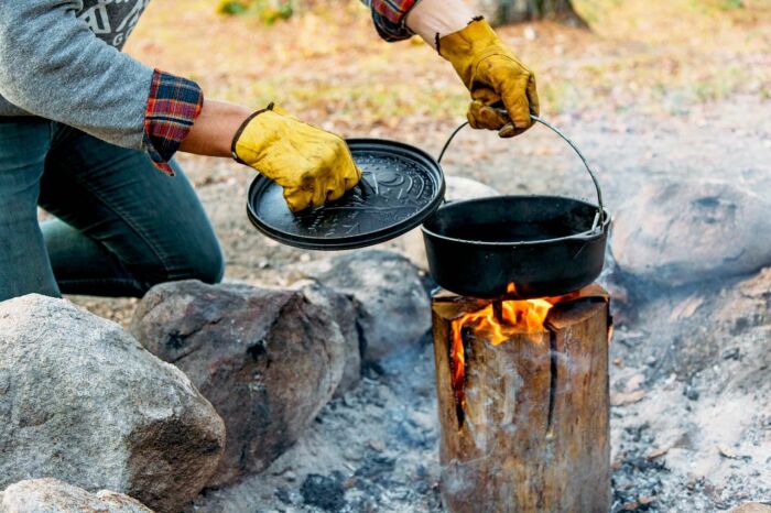 Костер, который горит 14 часов без присмотра, и самодельная печь на природе 