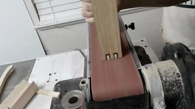 Обработка угловых соединений, приспособление для циркулярной пилы 