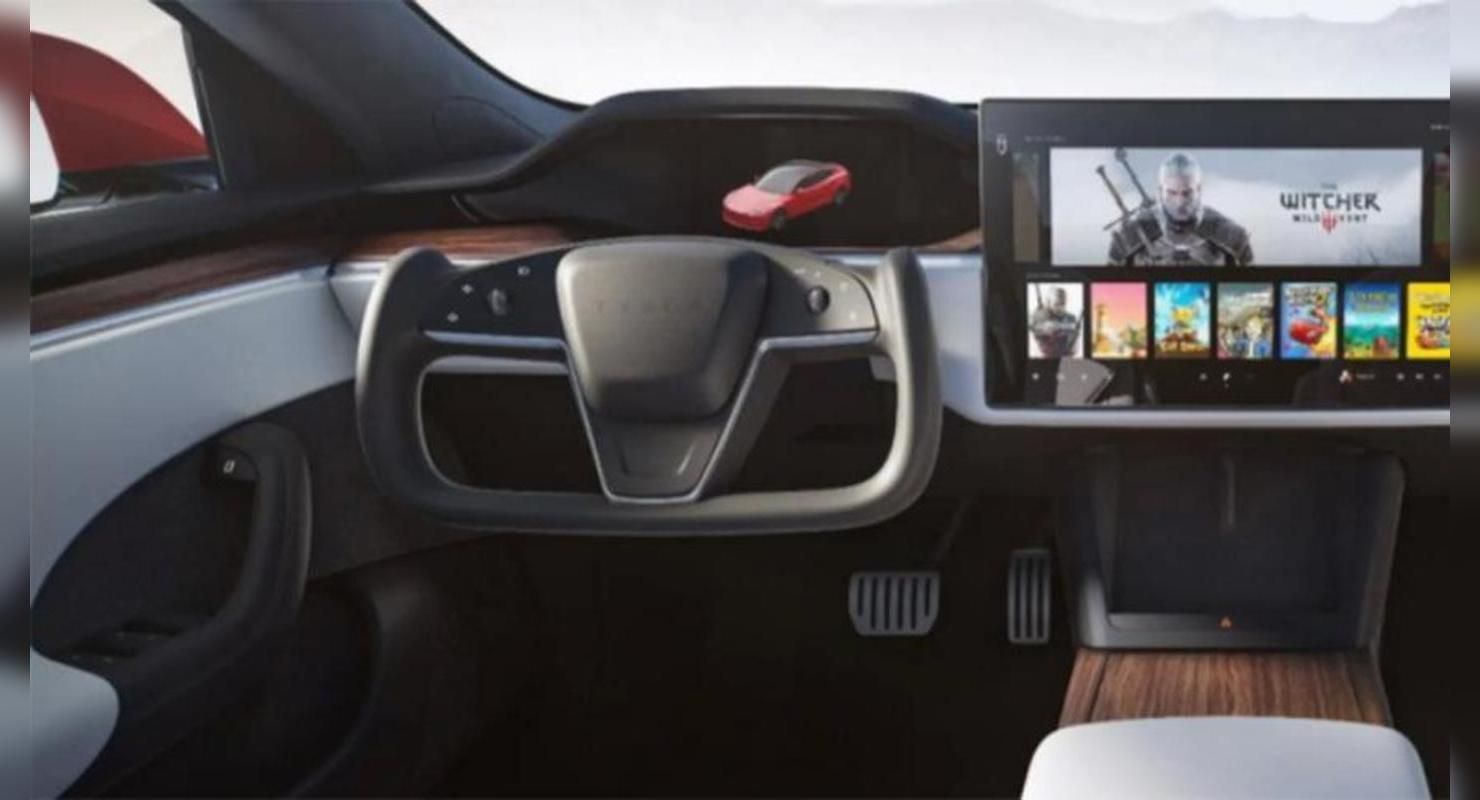 У NHTSA возникли некоторые вопросы к безопасности электрокаров Tesla со штурвалом вместо руля