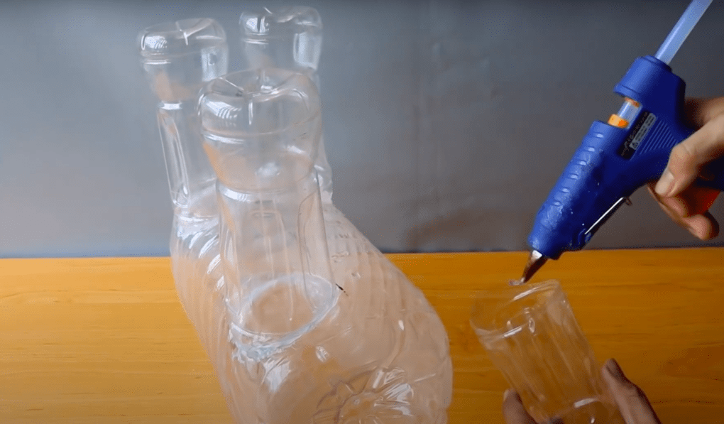 Креативная идея переработки пластиковых бутылок бутылки, можно, бутылок, например, просто, которые, ослика, приклеиваем, затем, пластиковых, формируя, сделать, осликов, таких, всего, собираем, канистры, одинаковые, отверстия, случае