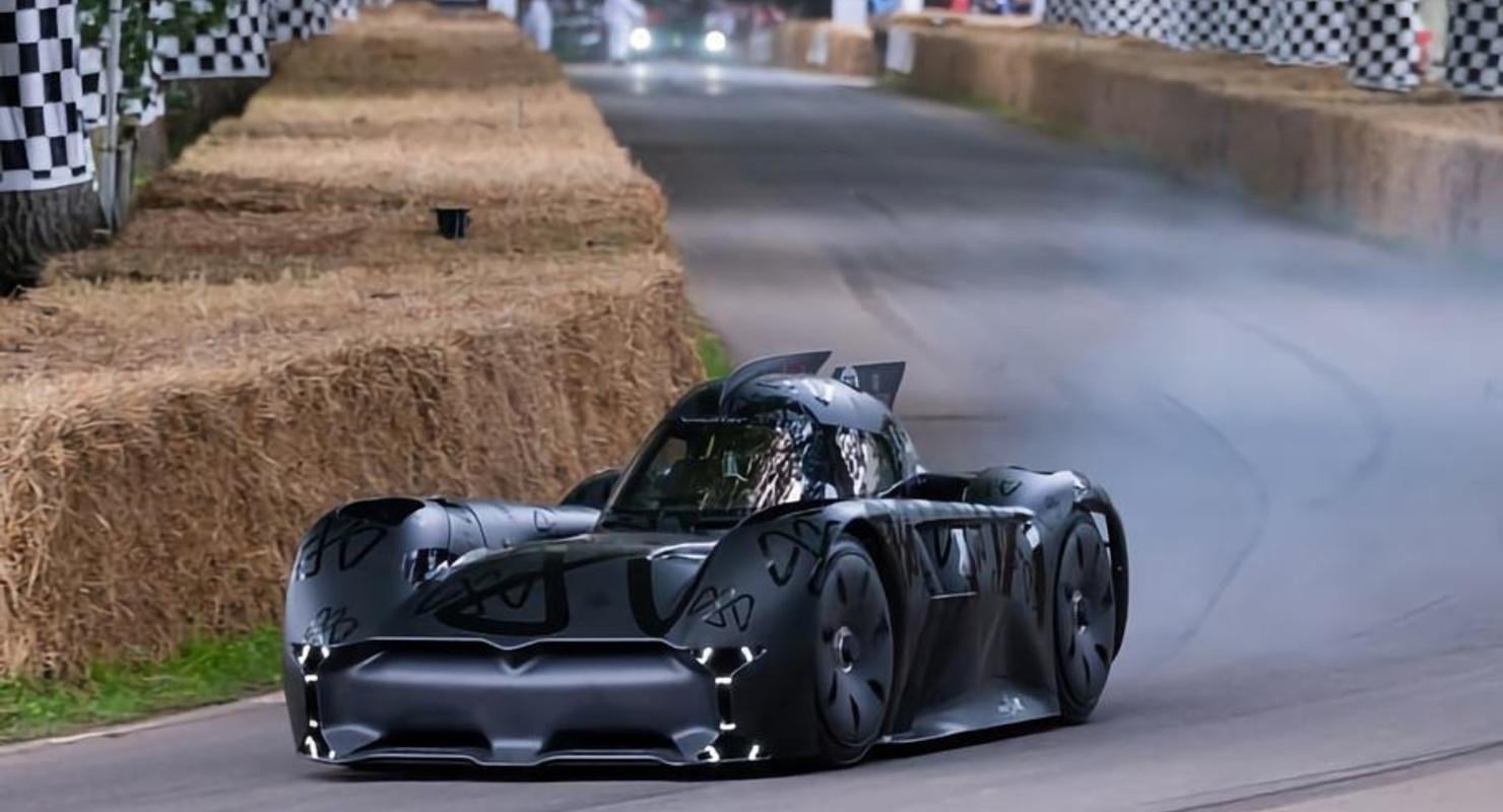 Англичане построили электрокар с необычными пропорциями и огромной прижимной силой