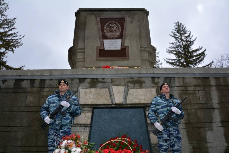 Сталин прощал ему мат. Кто он: генерал-бунтарь и солдат русского народа? Сталин прощал ему мат. Кто он: генерал-бунтарь и солдат русского народа? история