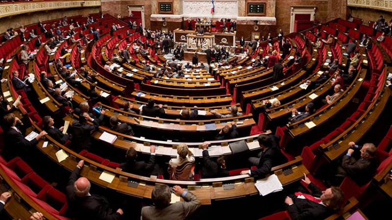 Во Франции началось голосование на парламентских выборах