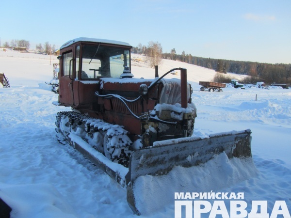 Как два деда из Марий Эл на своих Т-150 навели порядок на дорогах «США» глубинка