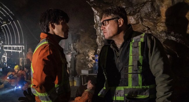 Тающий лёд, дальнобойщики, фура с помощью. Или фильм «Ледяной драйв» Автомобили