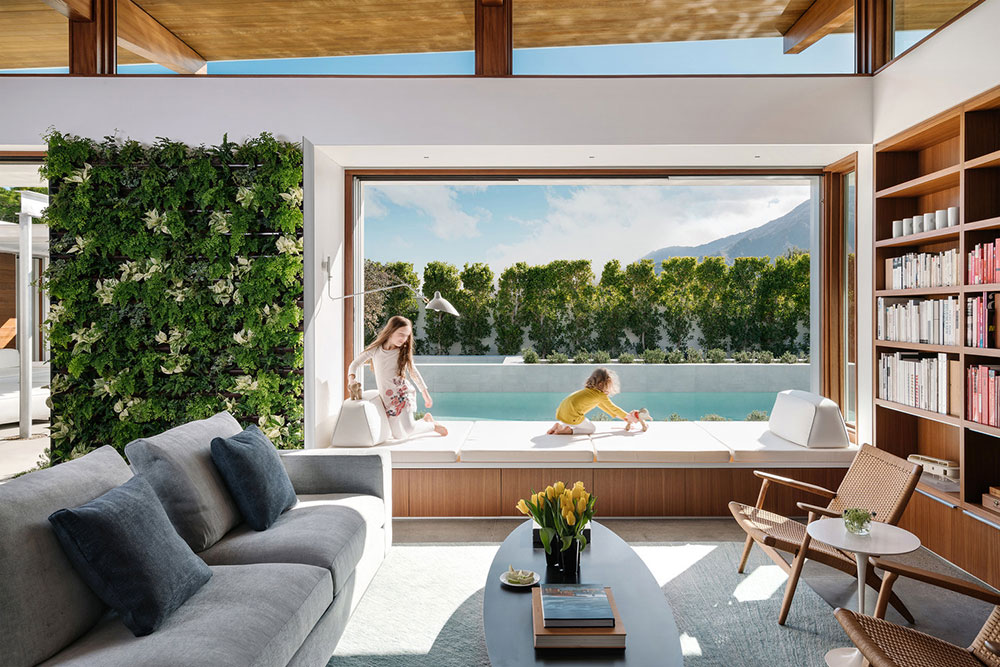 Cовременный дом для семьи в Палм Спрингс в Калифорнии большие окна,дом с бассейном,интерьер и дизайн,Калифорния,открытое пространство