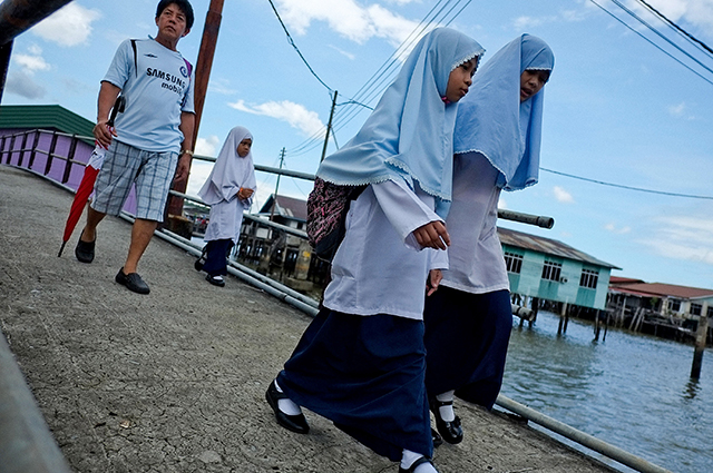 Бруней вводит смертную казнь за однополые связи и супружескую измену Новости