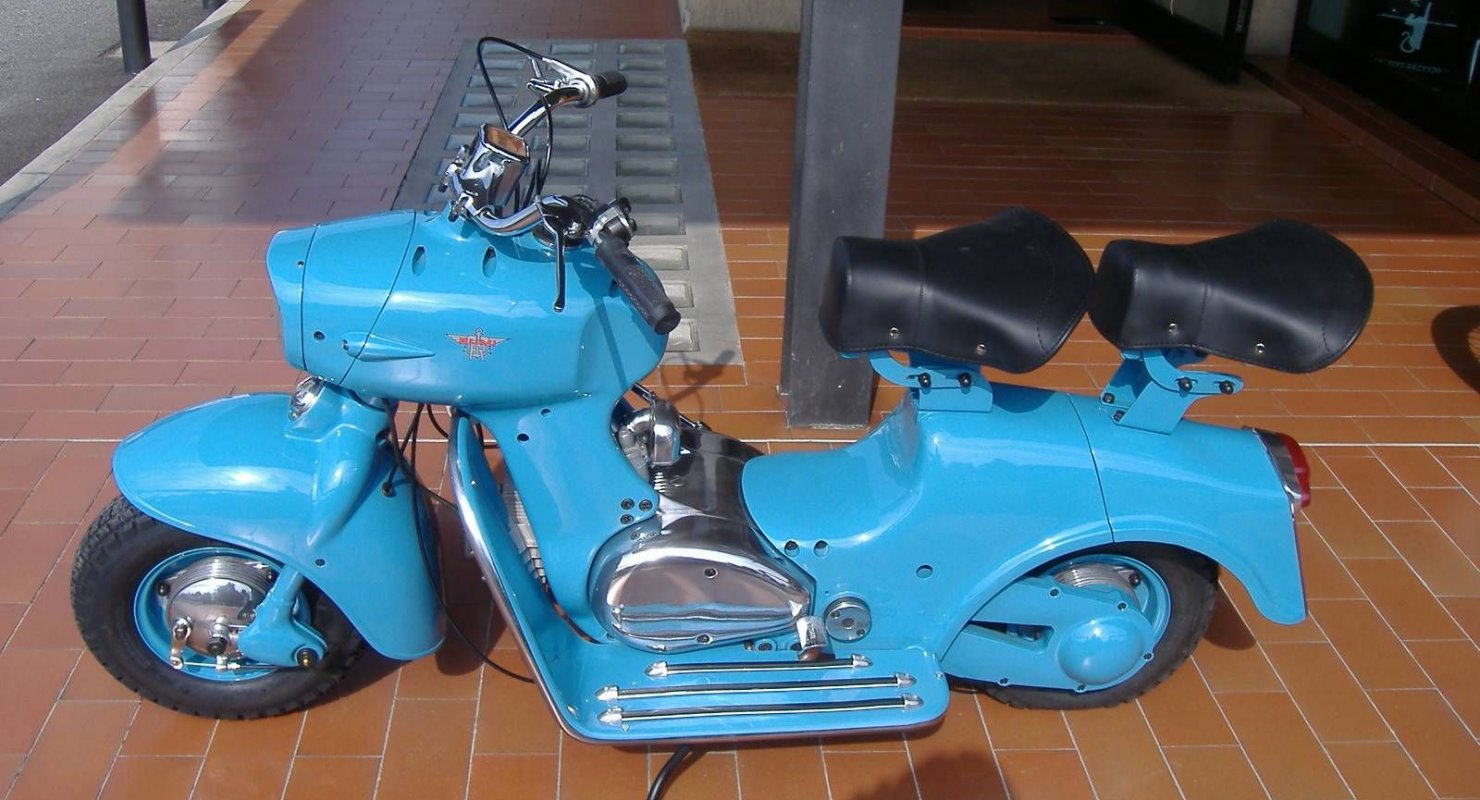 Moto Rumi Formichino 125 — полностью алюминиевый скутер