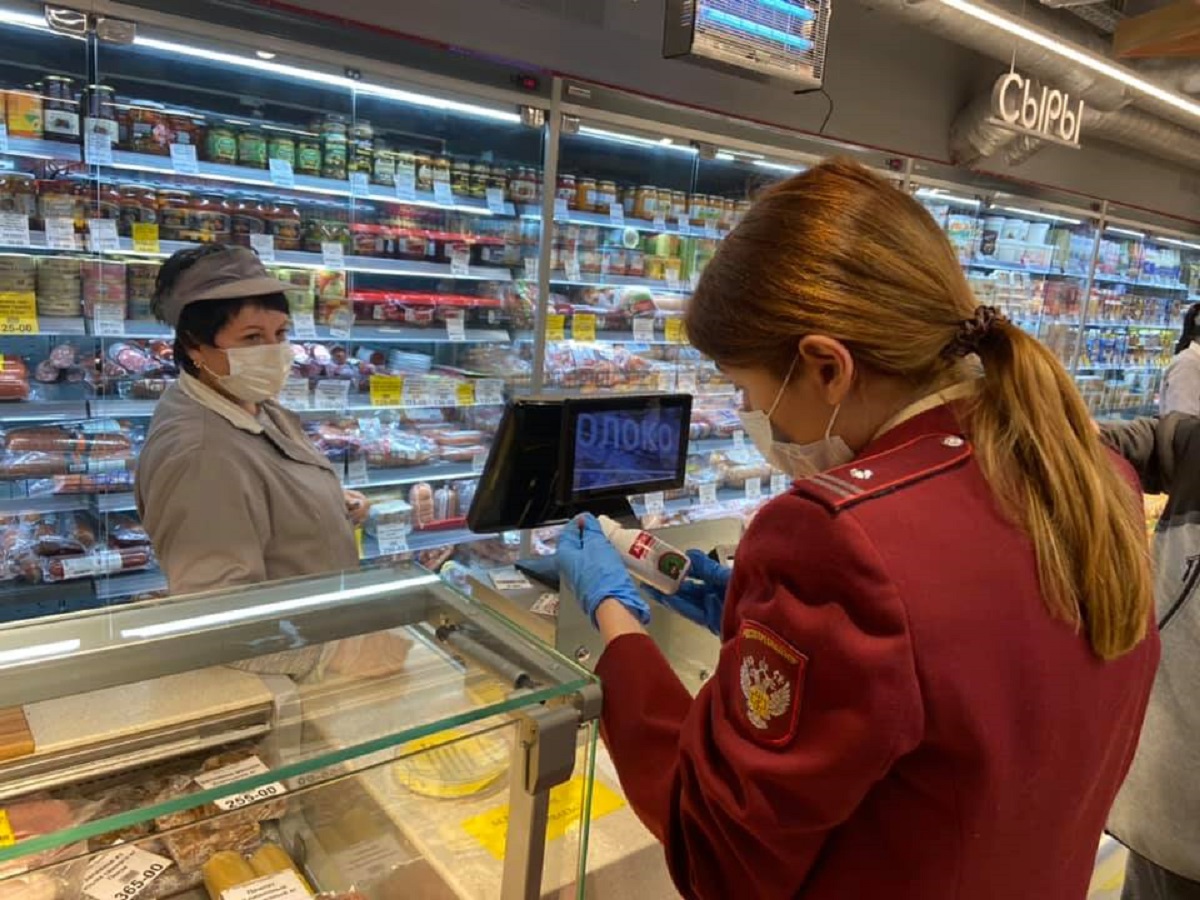 Проверка магазина. Роспотребнадзор в магазине. Продуктовый магазин. Нарушения в торговле. Проверка в магазине.