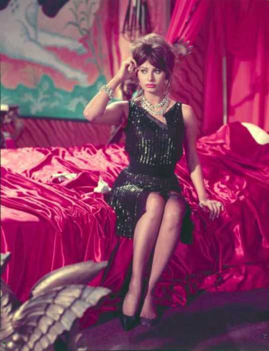Секрет популярности самой соблазнительной актрисы XX века: Софи Лорен кино и тв,мода и красота,Софи Лорен
