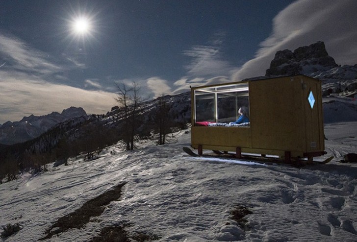 Вместо палатки: вагончик-сани для самых романтических ночей