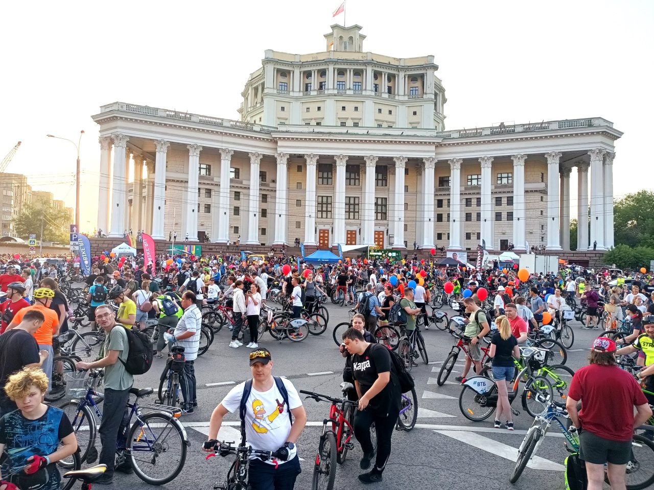 Московский велофестиваль 2025. Московский весенний велофестиваль. Ночной велофестиваль Москва. Ночной велофестиваль 2022. Велофестиваль в Москве 2022.
