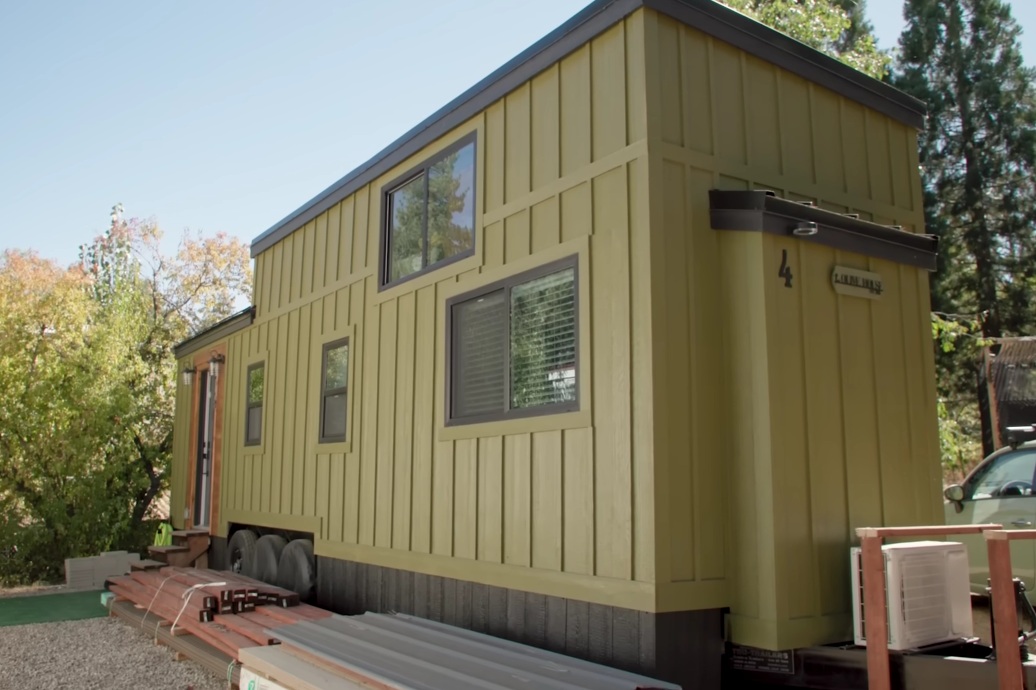  tinyhousetalk.com.