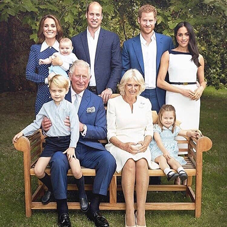 В сеть слили новые фото королевской семьи монархии