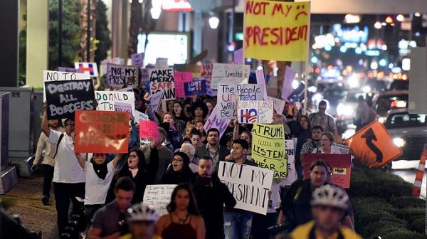 Протесты против Трампа разгорелись с новой силой. А смысл?