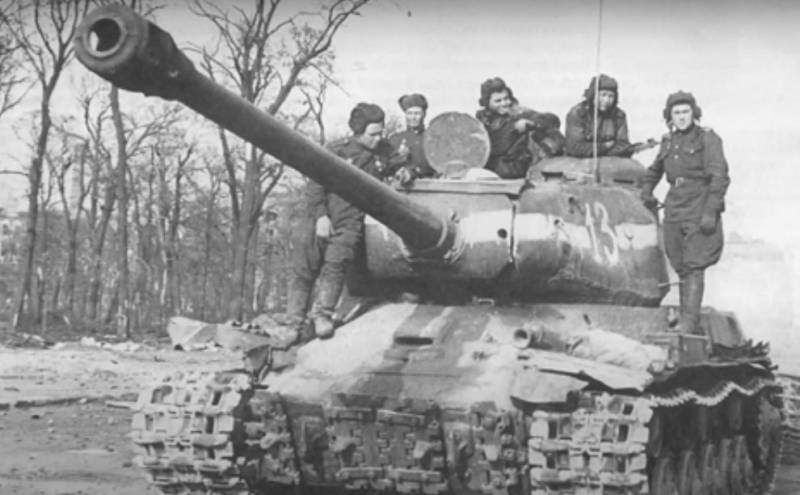 Выдержал 18 попаданий: Стойкий танк Красной Армии оружие,танки