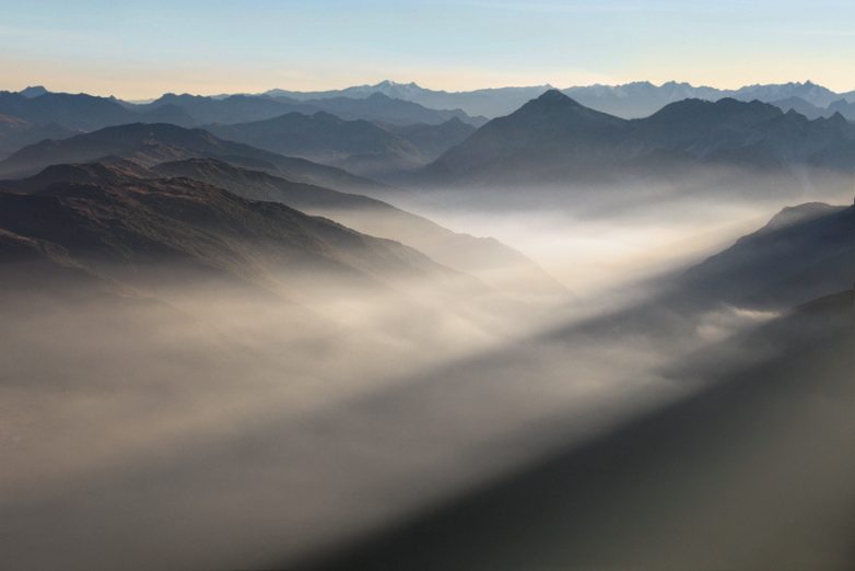 Между небом и облаками