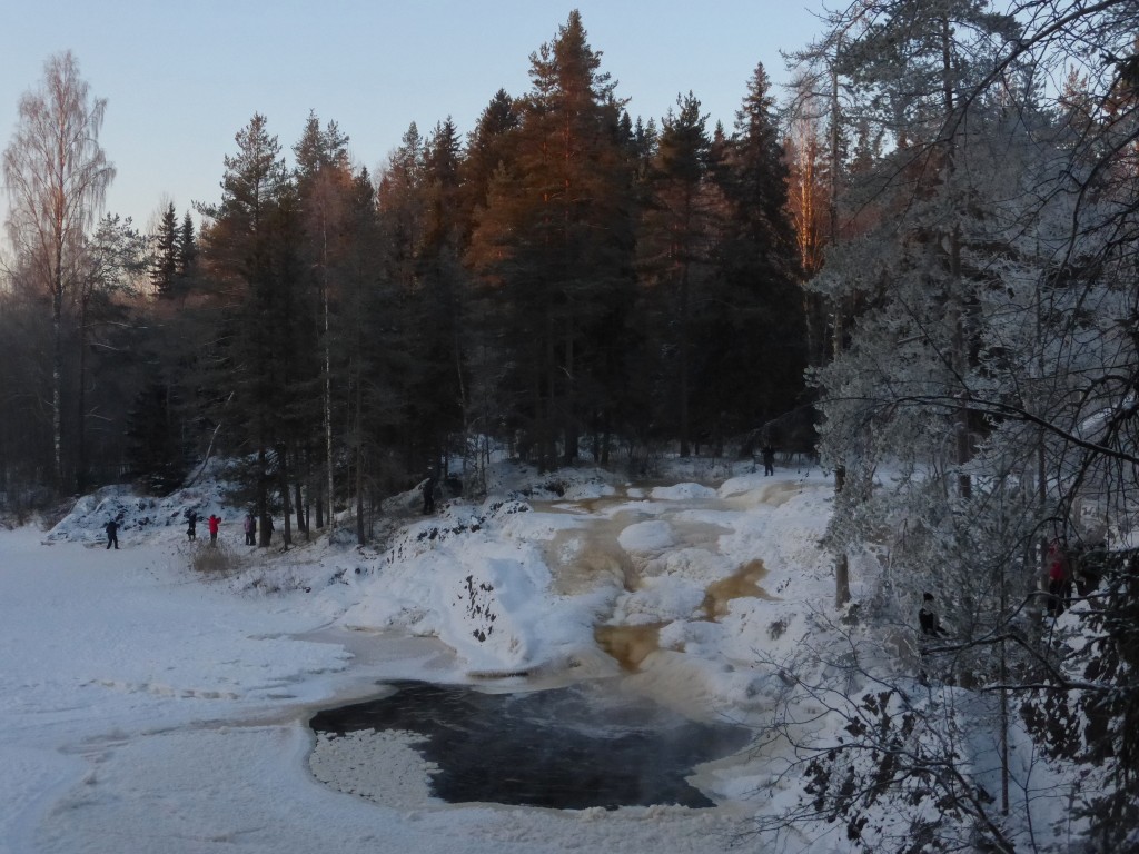 Морозы водопаду не страшны