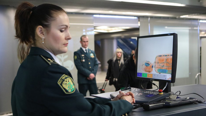 Чиновники ЕАЭС решили помочь валютным контрабандистам Чиновники ЕАЭС решили помочь валютным контрабандистам денег, валюты, России, долларов, наличной, будет, который, страны, стран, является, контрабанды, происхождении, вывоза, тысяч, декларации, через, документов, сумма, вывезти, форме