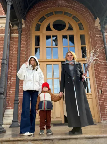 Дженнифер Лопес, Светлана Бондарчук, Рози Хантингтон-Уайтли, Кристина Орбакайте, Наталья Михалкова отметили католическую Пасху и Вербное воскресенье Кристины, Бондарчук, Блейк, Крутая, сыном, сыномФото, Сидоркина, КардашьянФото, Кардашьян, Кендалл, Кайли, КардашьянВита, Дженнер, детьмиФото, детьмиВита, дочерьюКлаудия, ШифферАлександра, ХантингтонУайтлиКортни, апреля, ХантингтонУайтли