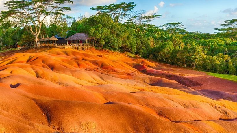 Таинственные разноцветные пески, рисунок которых не может нарушить ни ветер, ни дождь Таинственные разноцветные пески, рисунок которых не может нарушить ни ветер, ни дождь заграница,путешествие,туризм