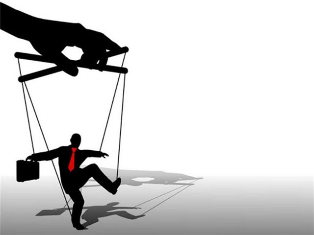 Зеленский в своём раболепии превзошёл Порошенко украина