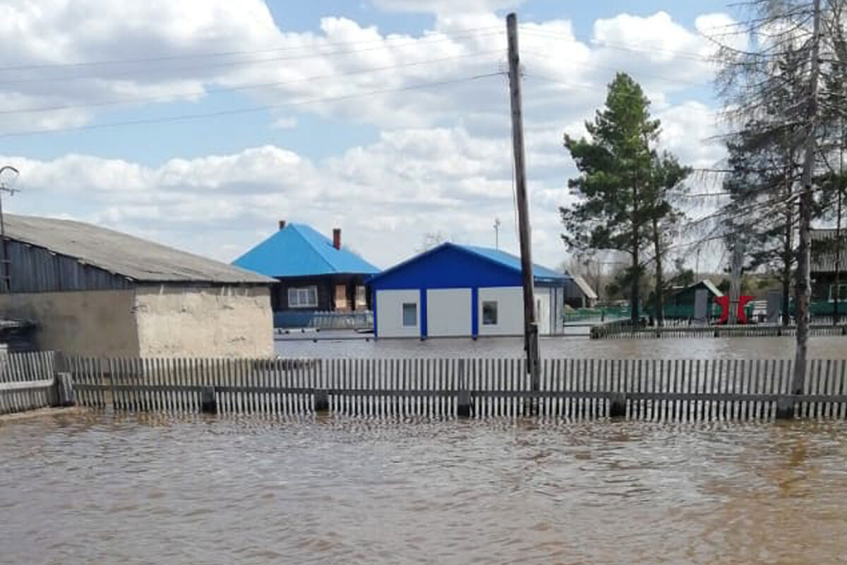 В Омской области ввели режим ЧС из-за обильного паводка и подтоплений