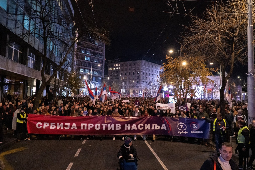 Сербия накануне парламентских выборов: скатывание в хаос или шанс на развитие? геополитика