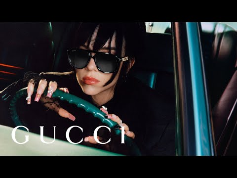 Билли Айлиш признаётся в любви самой себе в рекламной кампании новых очков Gucci