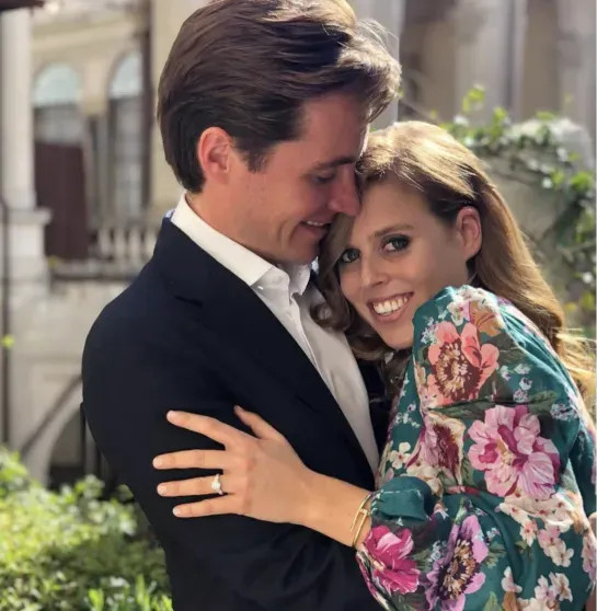 Муж принцессы Беатрис живёт отдельно от неё из-за скандала вокруг её отца Эдоардо, Беатрис, МапеллиМоцци, Эндрю, принцесса, экспринца, Джеффри, больше, вокруг, якобы, бизнесу, Джуффре, тестя, бывшего, Daily, сообщают, репутация, после, времени, момент