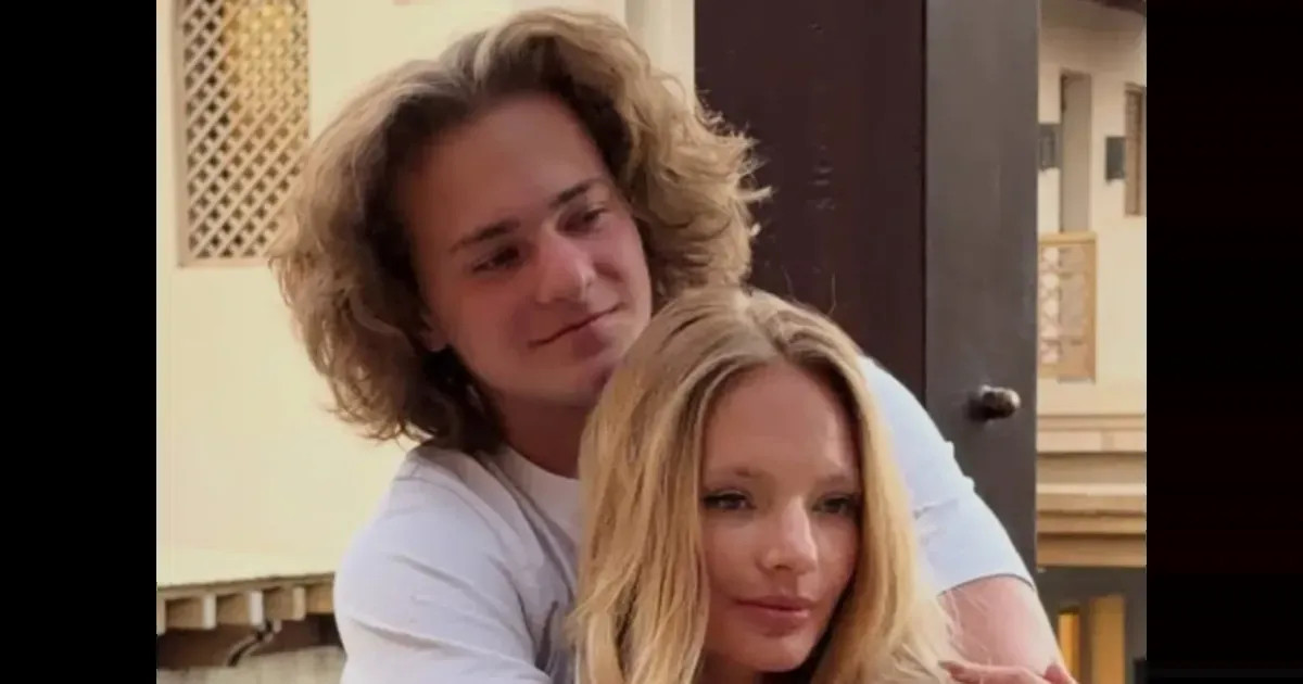 Елизавета Пескова отметила Пасху с братом и матерью в Москве