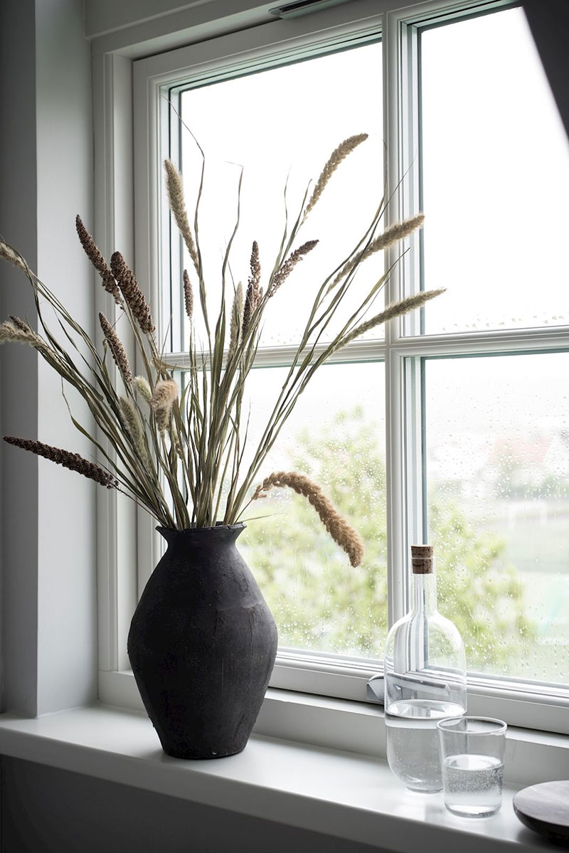 Небольшая, но светлая квартира-студия под крышей в Гетеборге Небольшая, но светлая квартира-студия под крышей в Гетеборге белый интерьер,Гетеборг,интерьер и дизайн,квартира,малометражка,мансарда,скандинавский стиль,студия