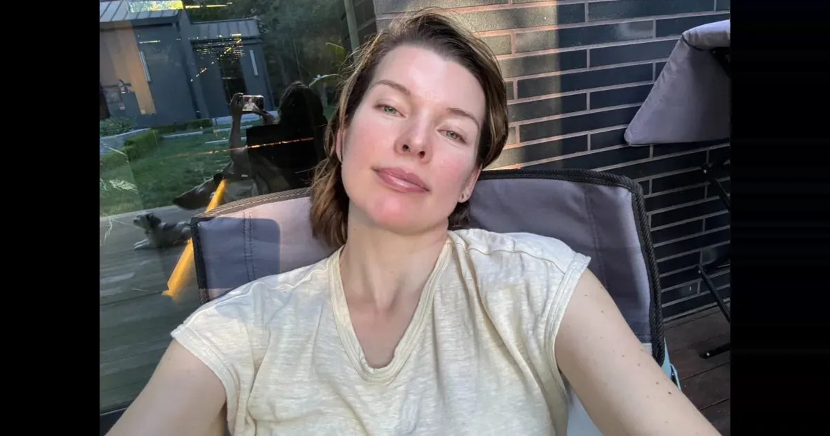 "Ты — центр нашей жизни". Милла Йовович показала редкое фото дочери в честь её дня рождения