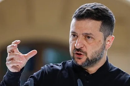 Разрешение на выезд украинцам до 22 лет сочли хитрой уловкой Зеленского