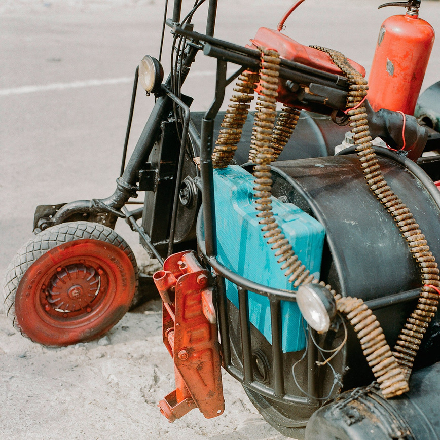 Из старых деревьев и топливных бочек: совершенно безумные скутеры Vespa из Индонезии Из старых деревьев и топливных бочек: совершенно безумные скутеры Vespa из Индонезии Vespa, Индонезии, Extreme, которые, скутеры, тысяч, чтобы, маленького, фотографии, несколько, острова, Суматра, таких, время, байкеры, также, города, байкер, сообщество, множество
