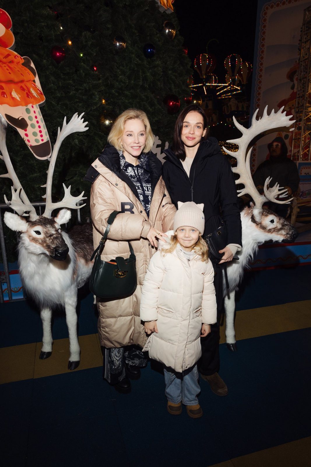  Лиза Моряк, Юлия Пересильд и Милош Бикович