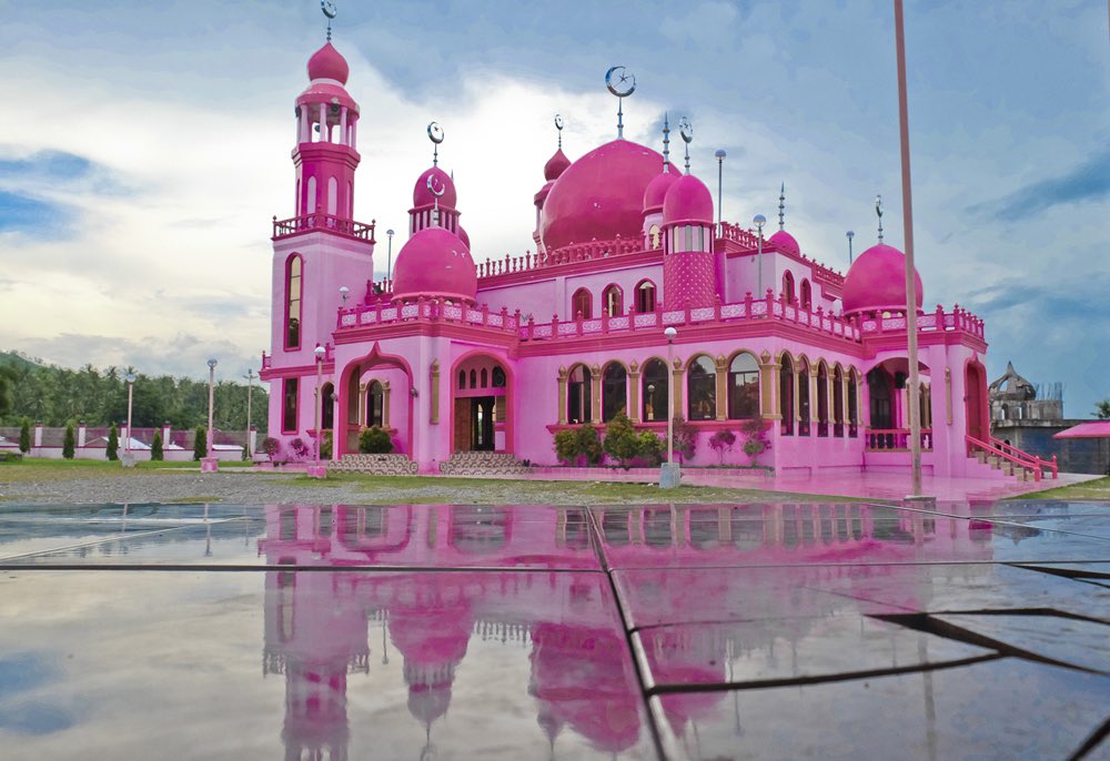 Розовая мечеть. Masjid Dimaukom розовая мечеть. Мечеть Филиппины. Минданао розовая мечеть. Мусульманские храмы на Филиппинах.