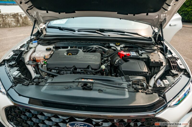 Первый тест-драйв Ford Evos: элегантный и технически подкованный выбор для китайского рынка