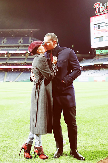 Дженнифер Лопес рассказала о подготовке к свадьбе с Алексом Родригесом Дженнифер Лопес рассказала о подготовке к свадьбе с Алексом Родригесом Звездные пары