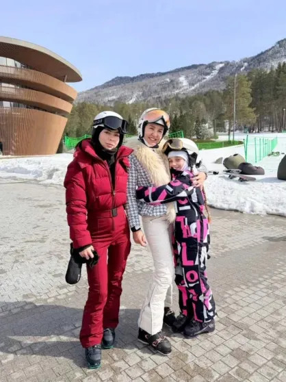 Татьяна Навка с детьми на Алтае, а Настя Ивлеева на берегу Финского залива: как звёзды провели выходные Навка, КиценкоПолина, ДиброваПолина, НавкаТатьяна, отдыха, Полина, время, России, Дмитрия, Настя, ИвлееваПолина, ИвлеевойНастя, Насти, ИвлееваФото, ИвлееваНастя, Российские, Бегак, ЖасминЖасминФилипп, КиценкоРанее, ЖасминФото