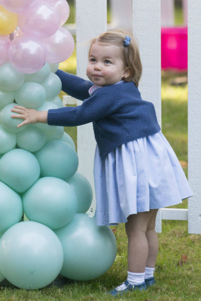 Ко дню рождения принцессы Шарлотты: 20 милых фото дочери Кейт Миддлтон и принца Уильяма воспитание,Дети,Жизнь,Истории,Отношения,проблемы