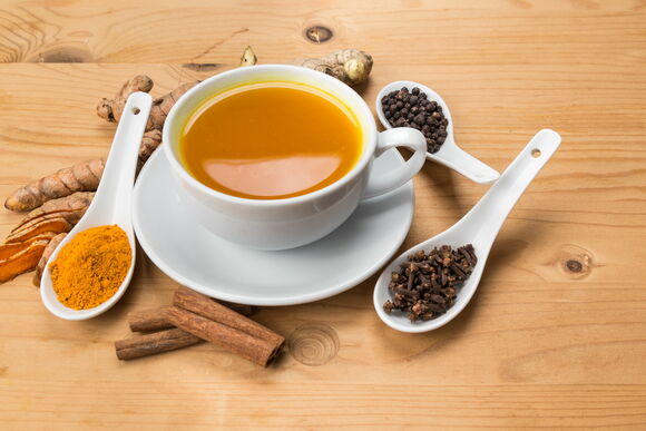 3 добавки в чай, которые сделают его полезнее: куркума, имбирь, молоко напиток, имбирь, чтобы, имбиря, черный, Также, имбирем, положите, листья, зеленый, молоком, корень, молоко, этого, которые, куркумой, крышкой, хорошо, чайные, листовой