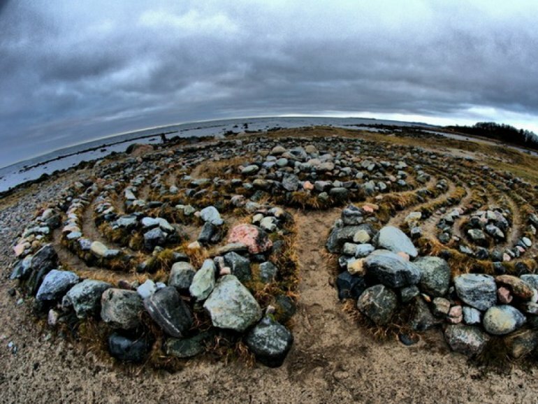 Откуда взялись древние каменные лабиринты на Соловках