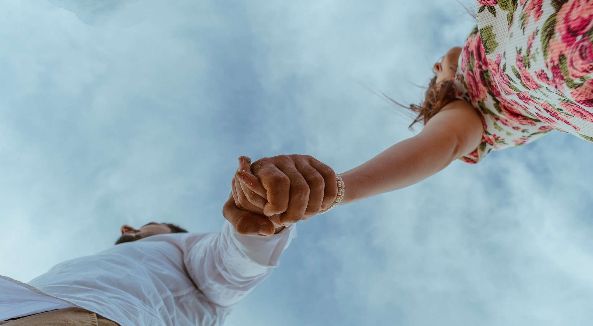 ВЦИОМ сообщил, что более 60% россиян считают недопустимым секс без любви